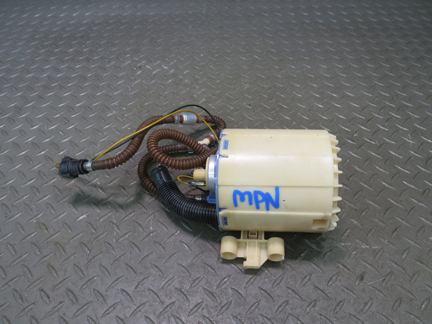 2002-2005 Porsche 911 996  3.6L AWD Fuel Pump Level Sensor Sending Unit Set
