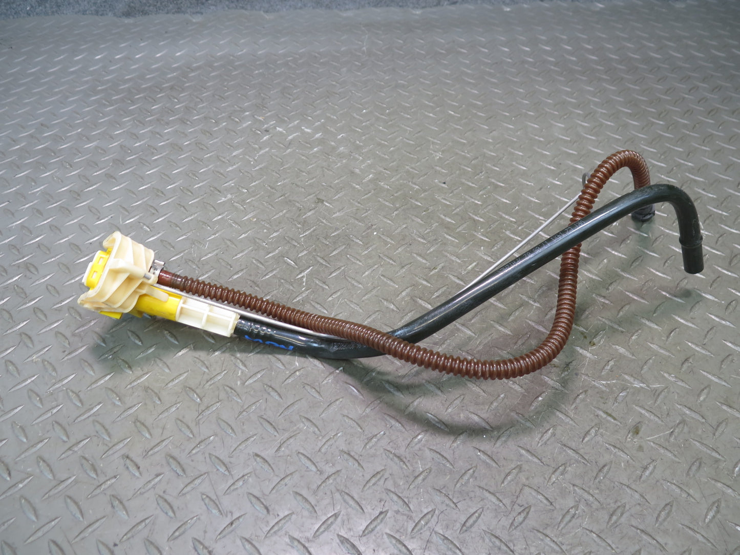 2002-2005 Porsche 911 996  3.6L AWD Fuel Pump Level Sensor Sending Unit Set