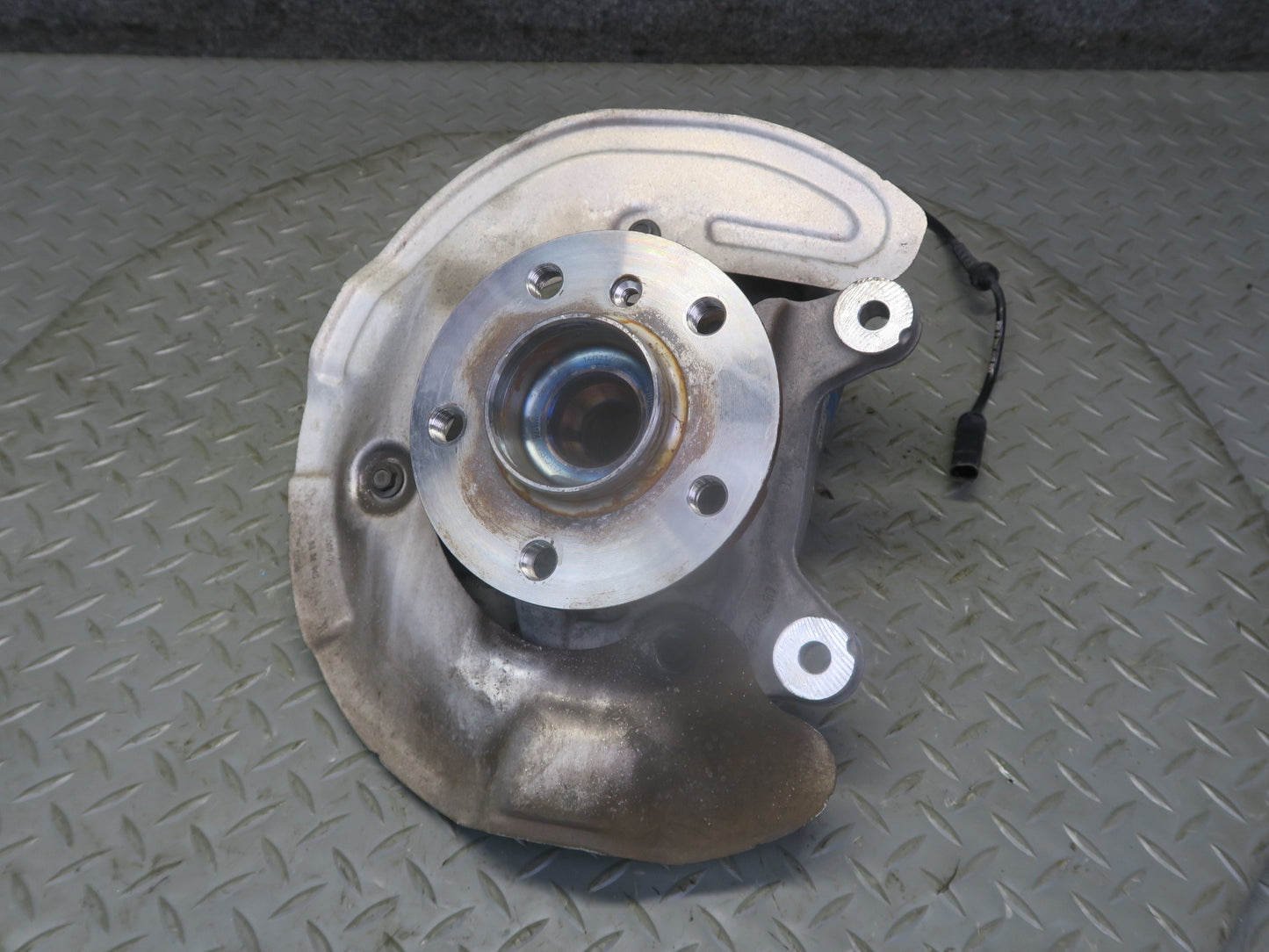 14-24 Mini Cooper F55 F56 F57 FWD Front Right Spindle Knuckle Wheel Hub OEM