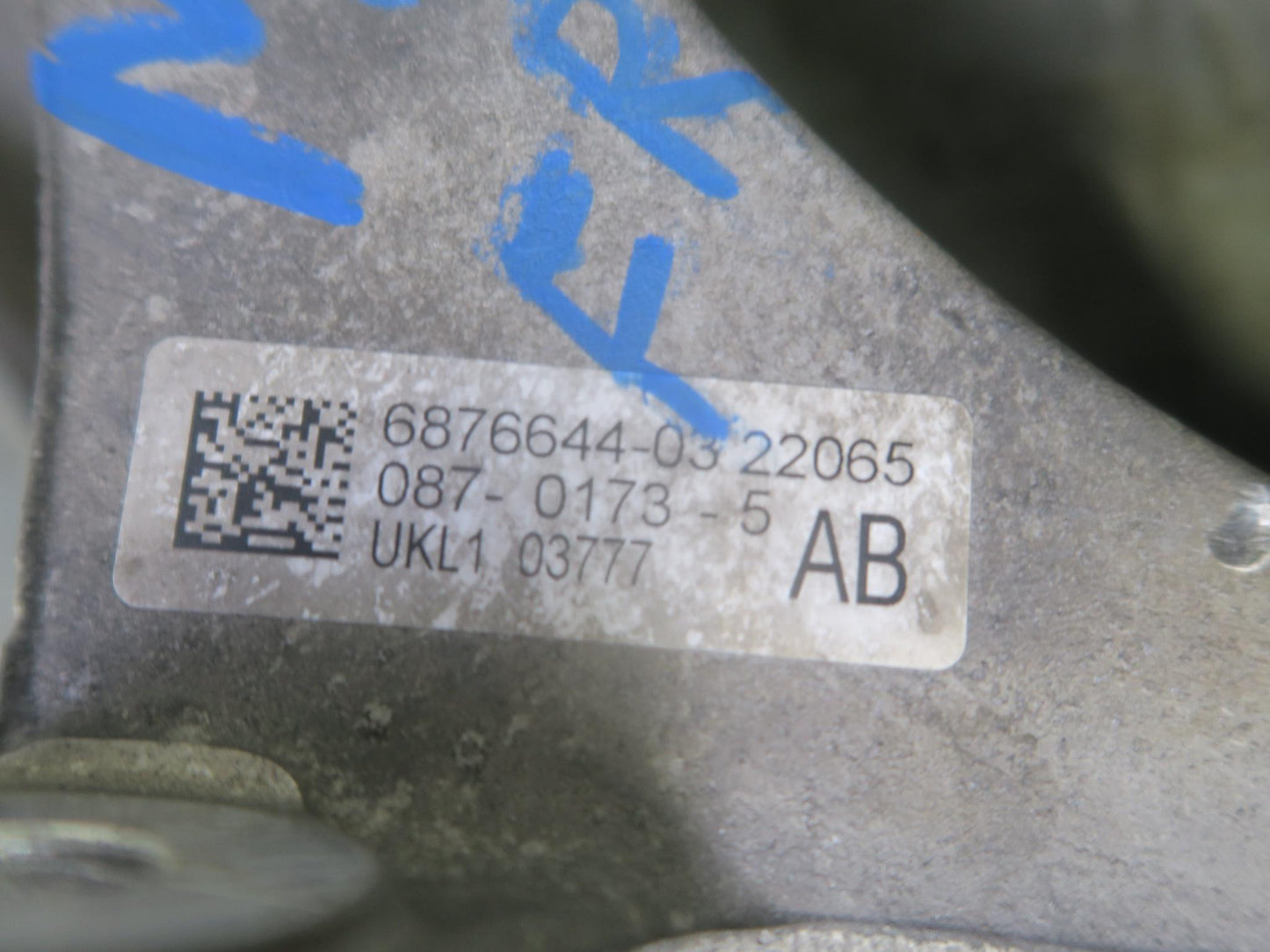 14-24 Mini Cooper F55 F56 F57 FWD Front Right Spindle Knuckle Wheel Hub OEM