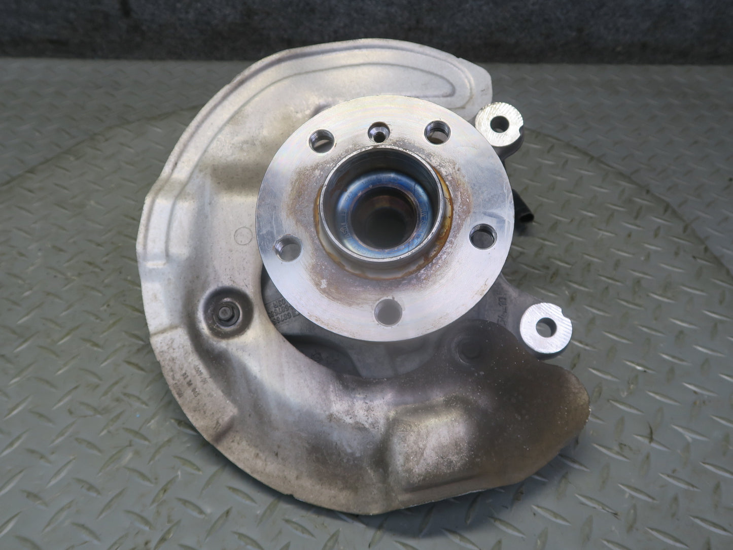 14-24 Mini Cooper F55 F56 F57 FWD Front Right Spindle Knuckle Wheel Hub OEM