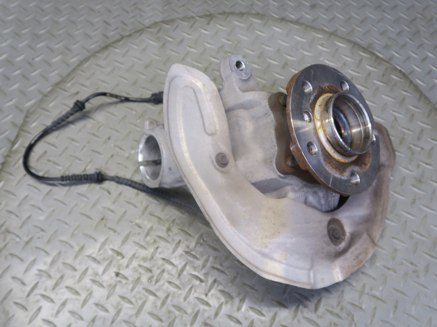 14-24 Mini Cooper F55 F56 F57 FWD Front Right Spindle Knuckle Wheel Hub OEM
