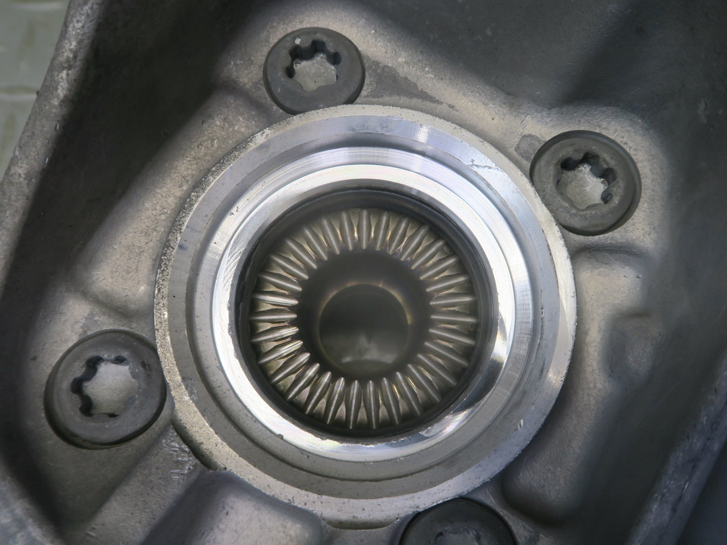 14-24 Mini Cooper F55 F56 F57 FWD Front Right Spindle Knuckle Wheel Hub OEM