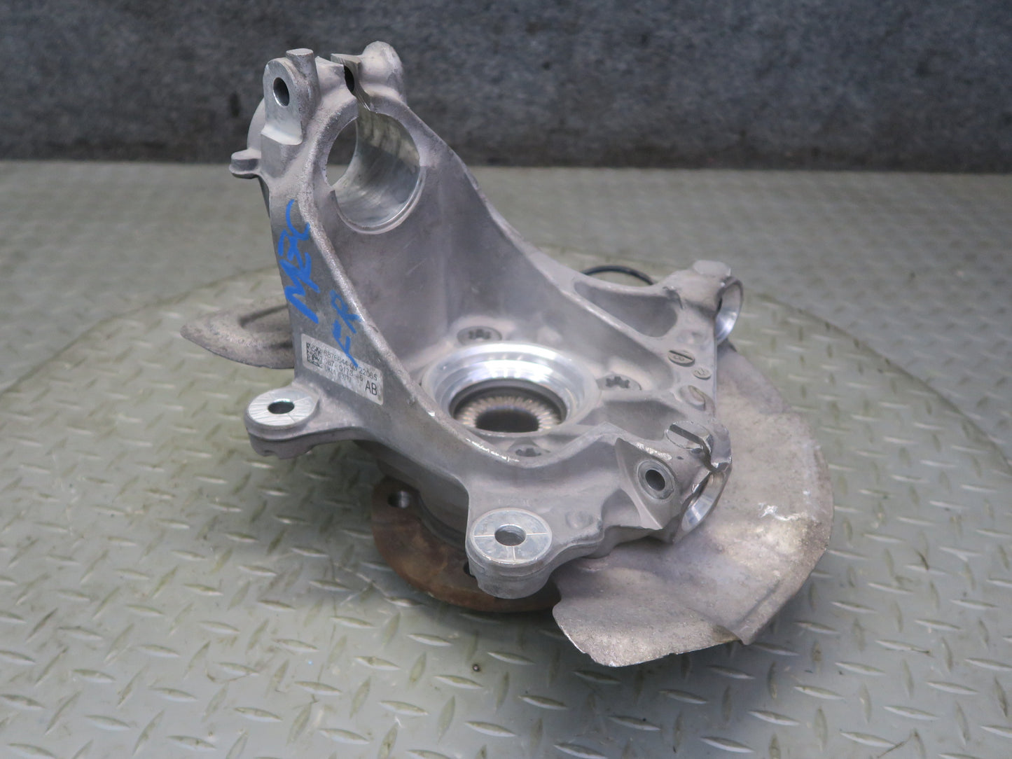 14-24 Mini Cooper F55 F56 F57 FWD Front Right Spindle Knuckle Wheel Hub OEM