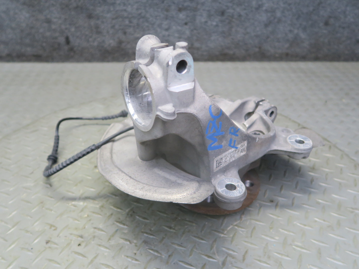 14-24 Mini Cooper F55 F56 F57 FWD Front Right Spindle Knuckle Wheel Hub OEM