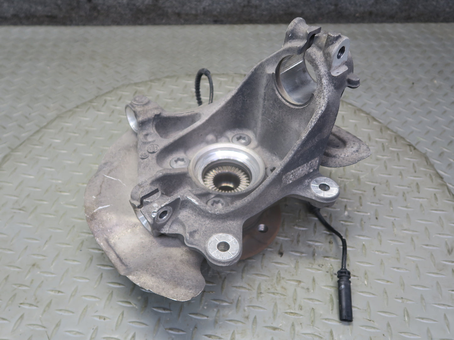 14-24 Mini Cooper F55 F56 F57 FWD Front Left Spindle Knuckle Wheel Hub OEM