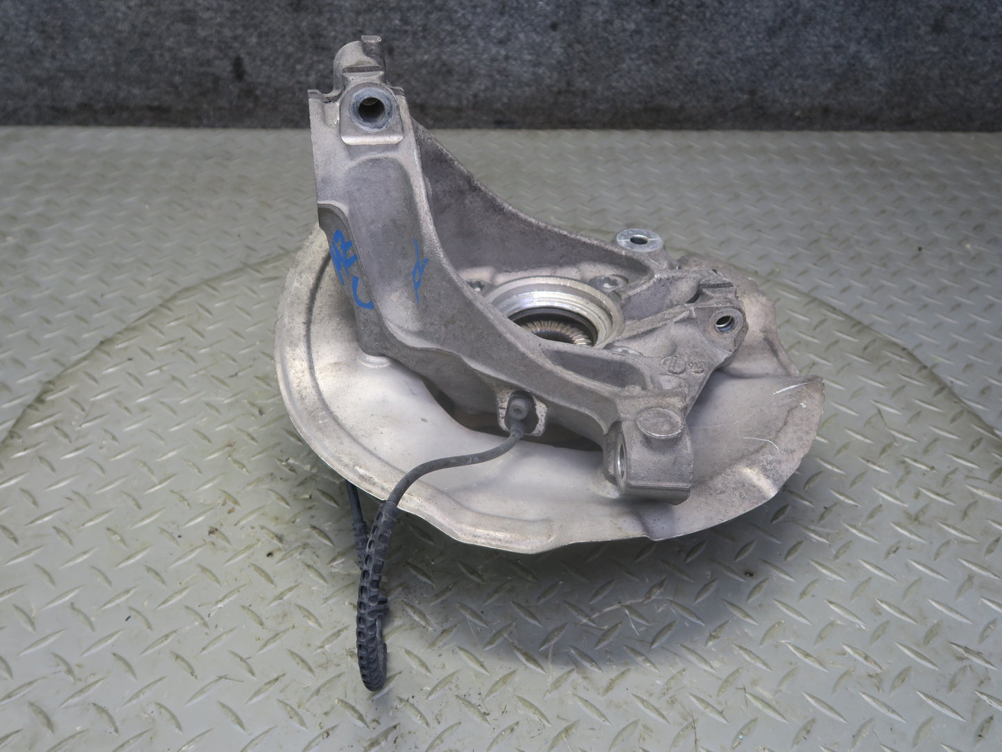 14-24 Mini Cooper F55 F56 F57 FWD Front Left Spindle Knuckle Wheel Hub OEM