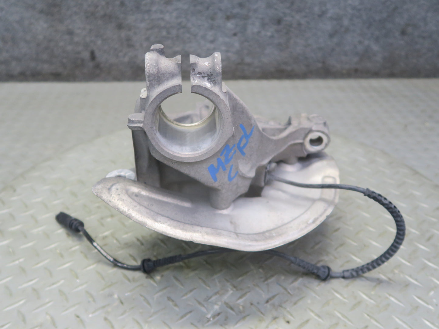 14-24 Mini Cooper F55 F56 F57 FWD Front Left Spindle Knuckle Wheel Hub OEM