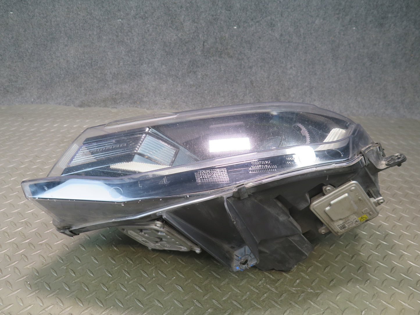 16-24 Chevrolet Camaro SS Front Left Xenon HID Headlight Lamp w Ballast OEM