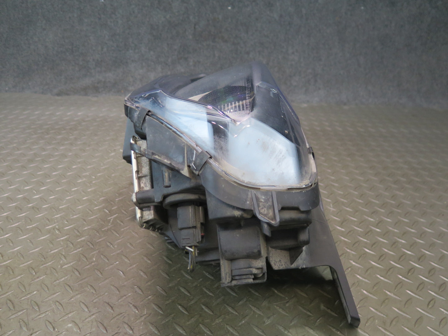 16-24 Chevrolet Camaro SS Front Left Xenon HID Headlight Lamp w Ballast OEM