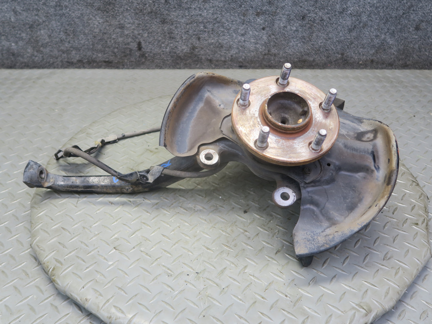 02-10 Lexus SC430 Front Right Spindle Knuckle Wheel Hub Bearing 122K Miles OEM