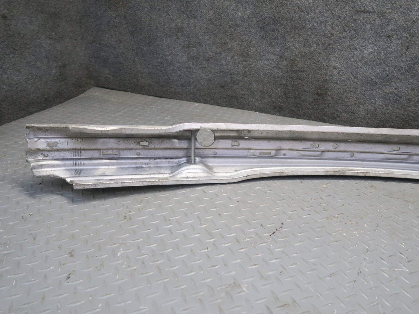 01-06 BMW E46 330ci Front Bumper Impact Reinforcement Bar 8195300 OEM