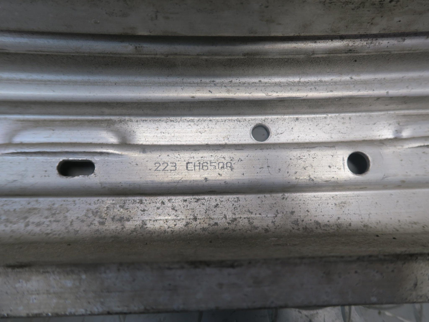 01-06 BMW E46 330ci Front Bumper Impact Reinforcement Bar 8195300 OEM