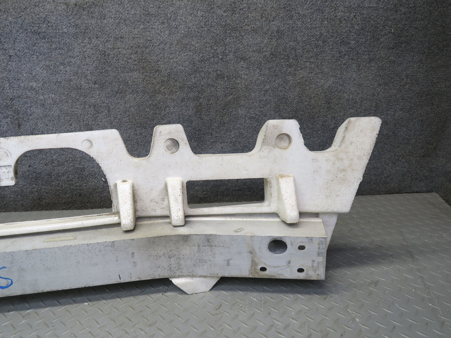 02-10 Lexus UZZ40L SC430 Rear Bumper Reinforcement Impact Foam w Bar OEM