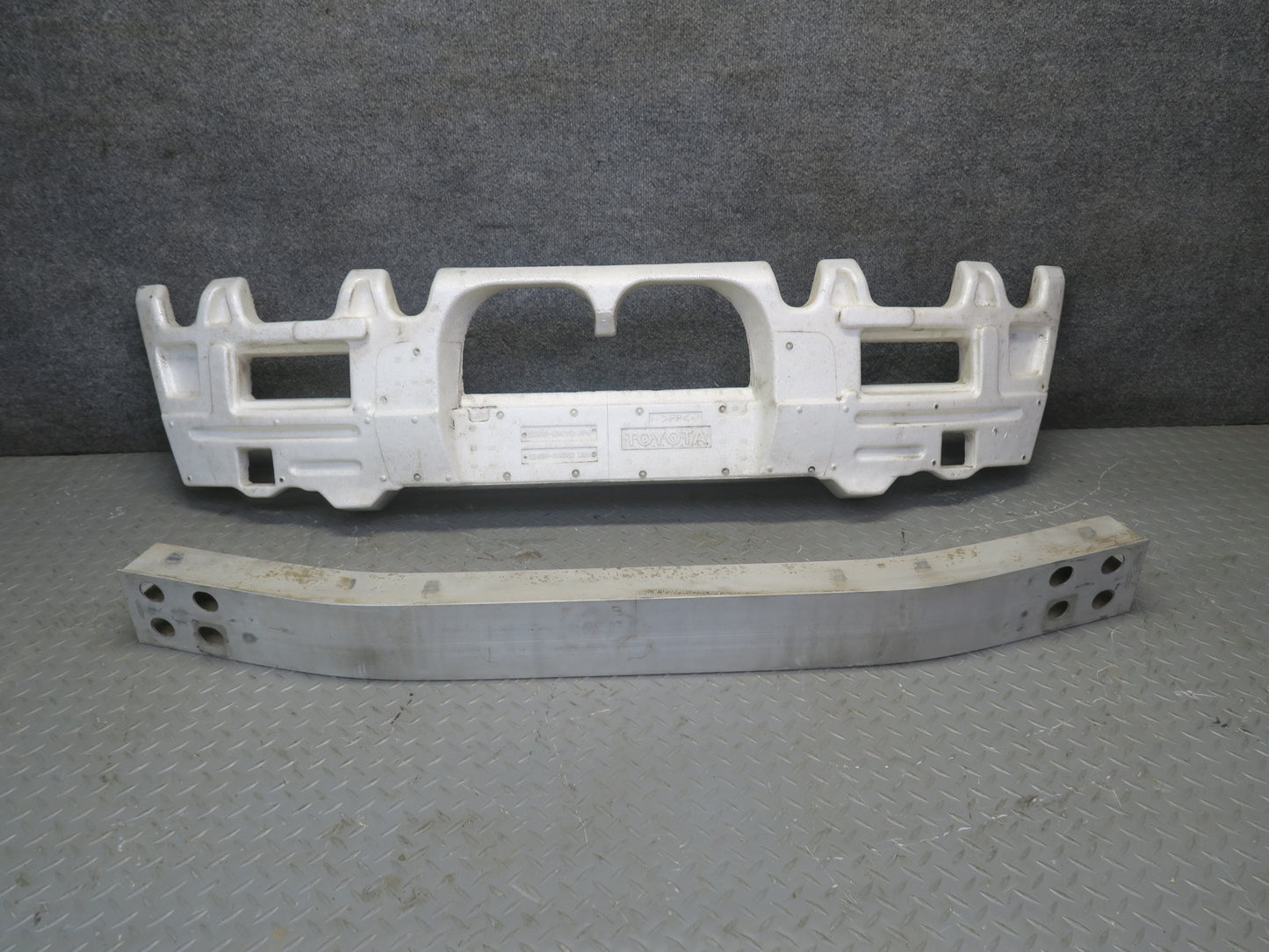 02-10 Lexus UZZ40L SC430 Rear Bumper Reinforcement Impact Foam w Bar OEM
