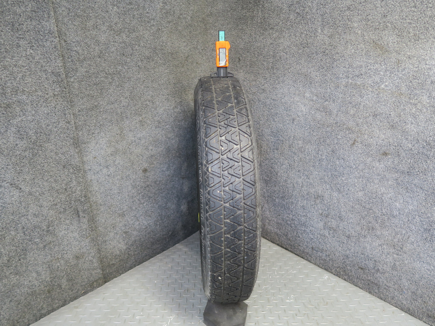 01-06 BMW E46 330Ci R17 17" Spare Tire Wheel 17x3.5J ET30 125/80 6750007 OEM