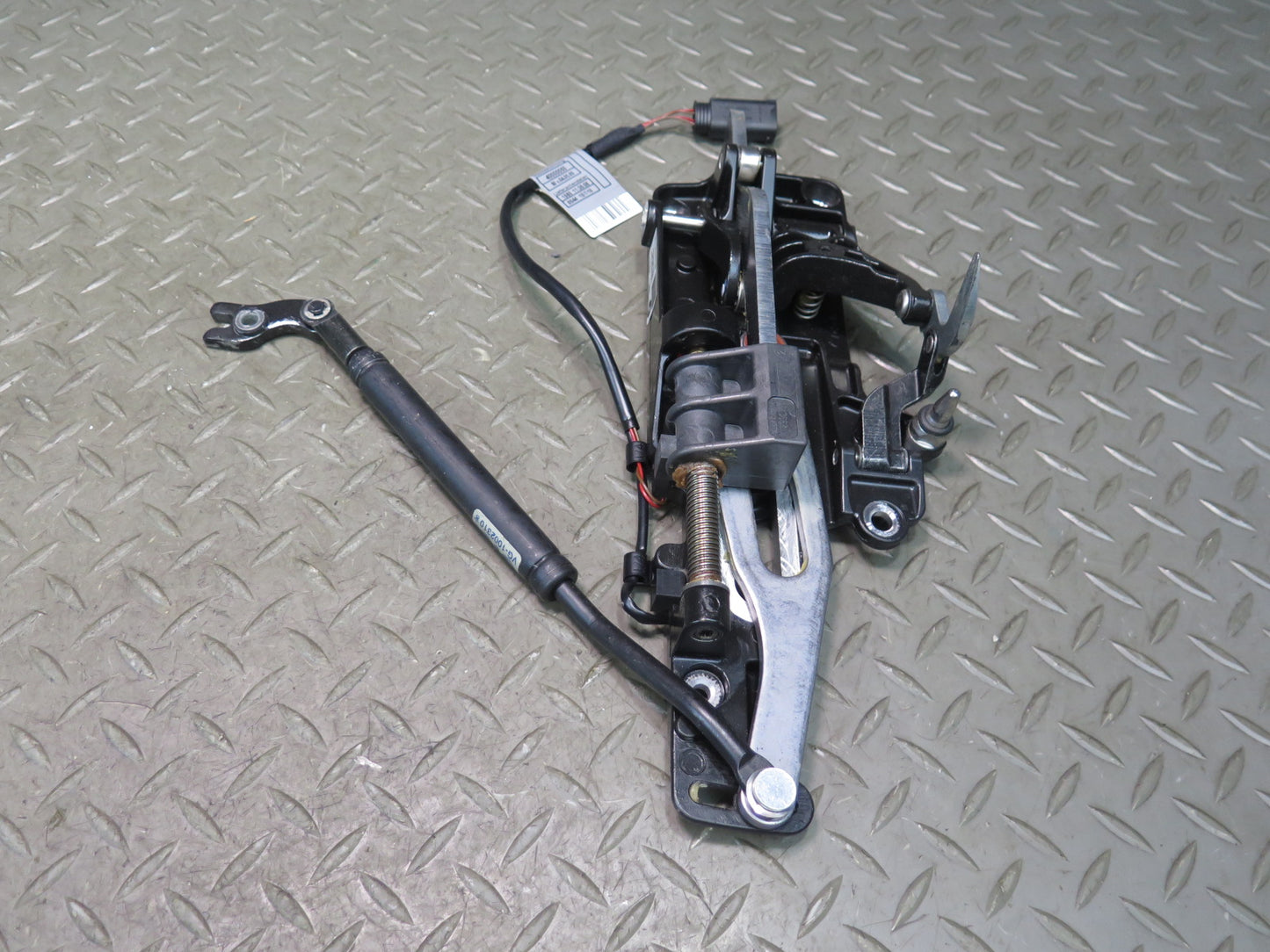 01-06 BMW E46 330ci Convertible Left & Righ Soft TOP Roof Lock Latch Set OEM