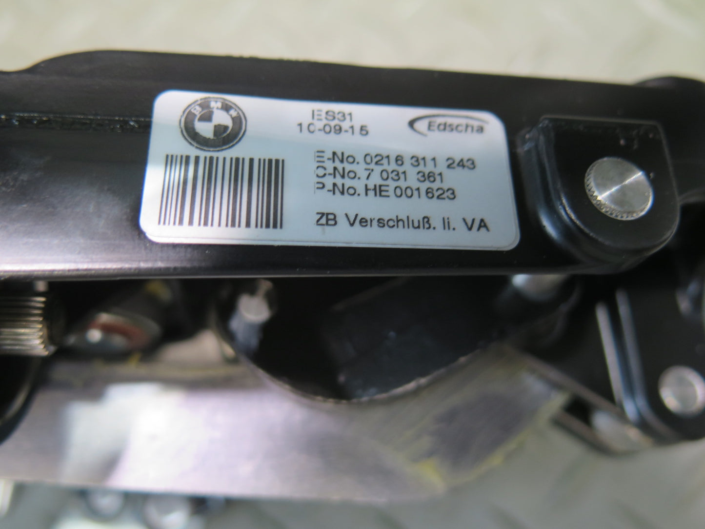 01-06 BMW E46 330ci Convertible Left & Righ Soft TOP Roof Lock Latch Set OEM