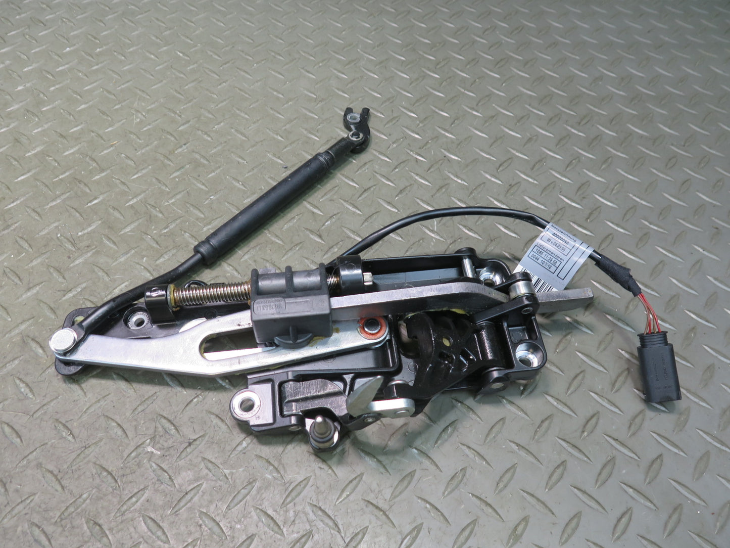 01-06 BMW E46 330ci Convertible Left & Righ Soft TOP Roof Lock Latch Set OEM