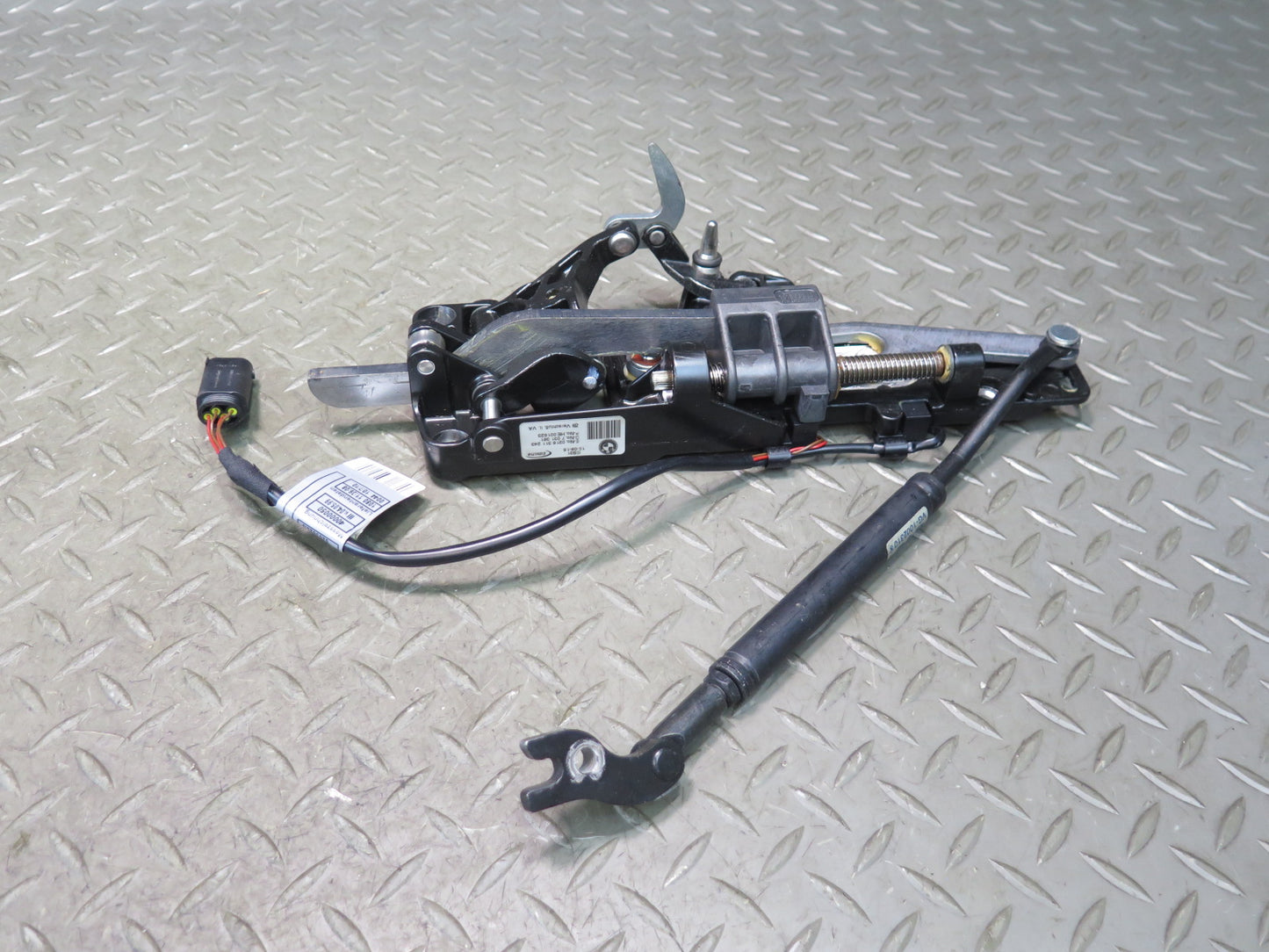 01-06 BMW E46 330ci Convertible Left & Righ Soft TOP Roof Lock Latch Set OEM