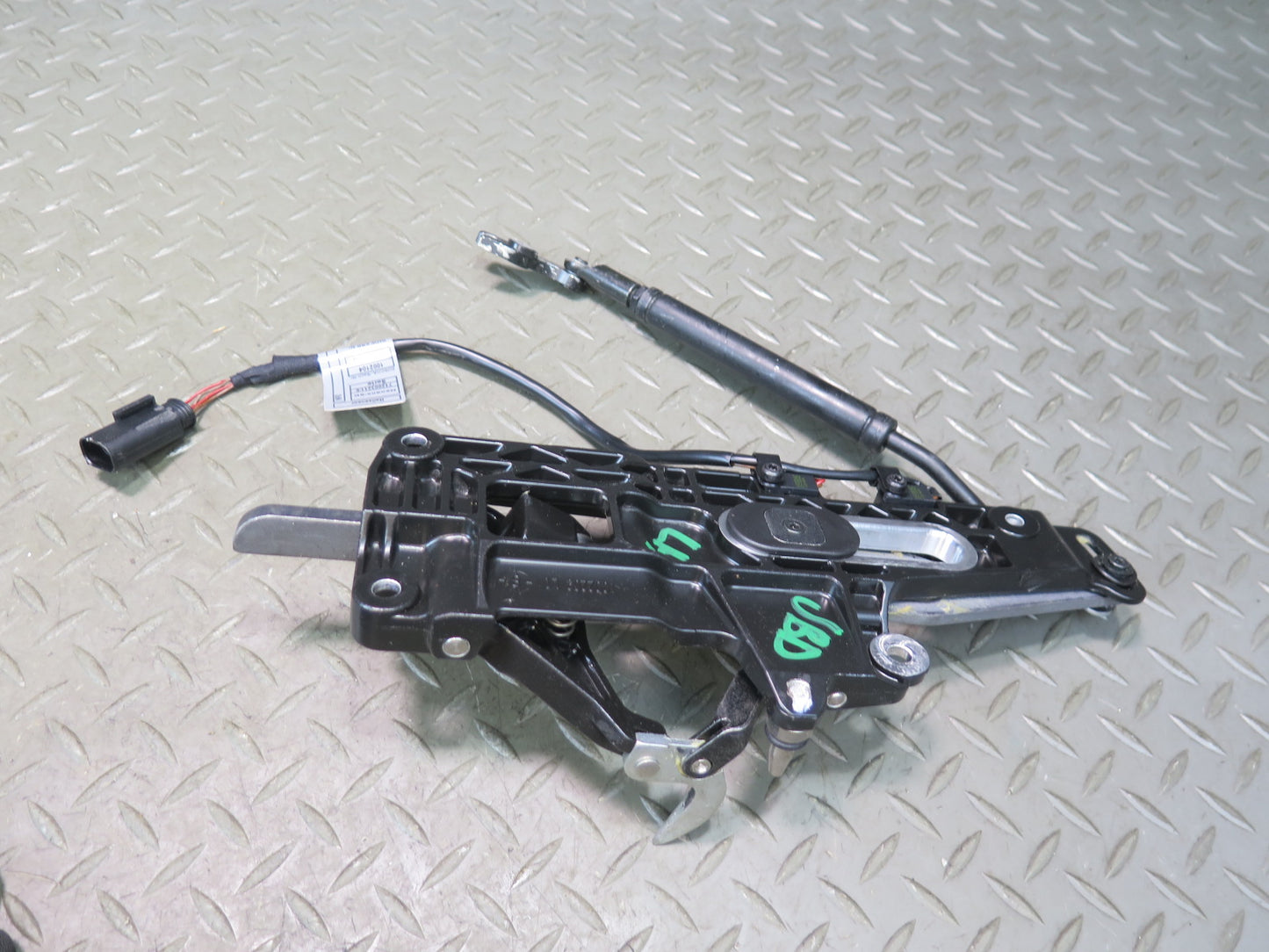 01-06 BMW E46 330ci Convertible Left & Righ Soft TOP Roof Lock Latch Set OEM