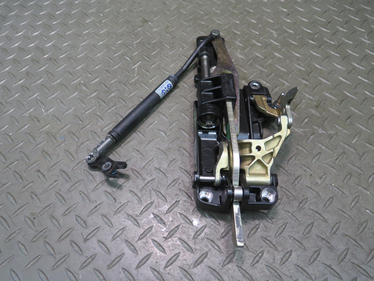 01-06 BMW E46 330ci Convertible Left & Righ Soft TOP Roof Lock Latch Set OEM