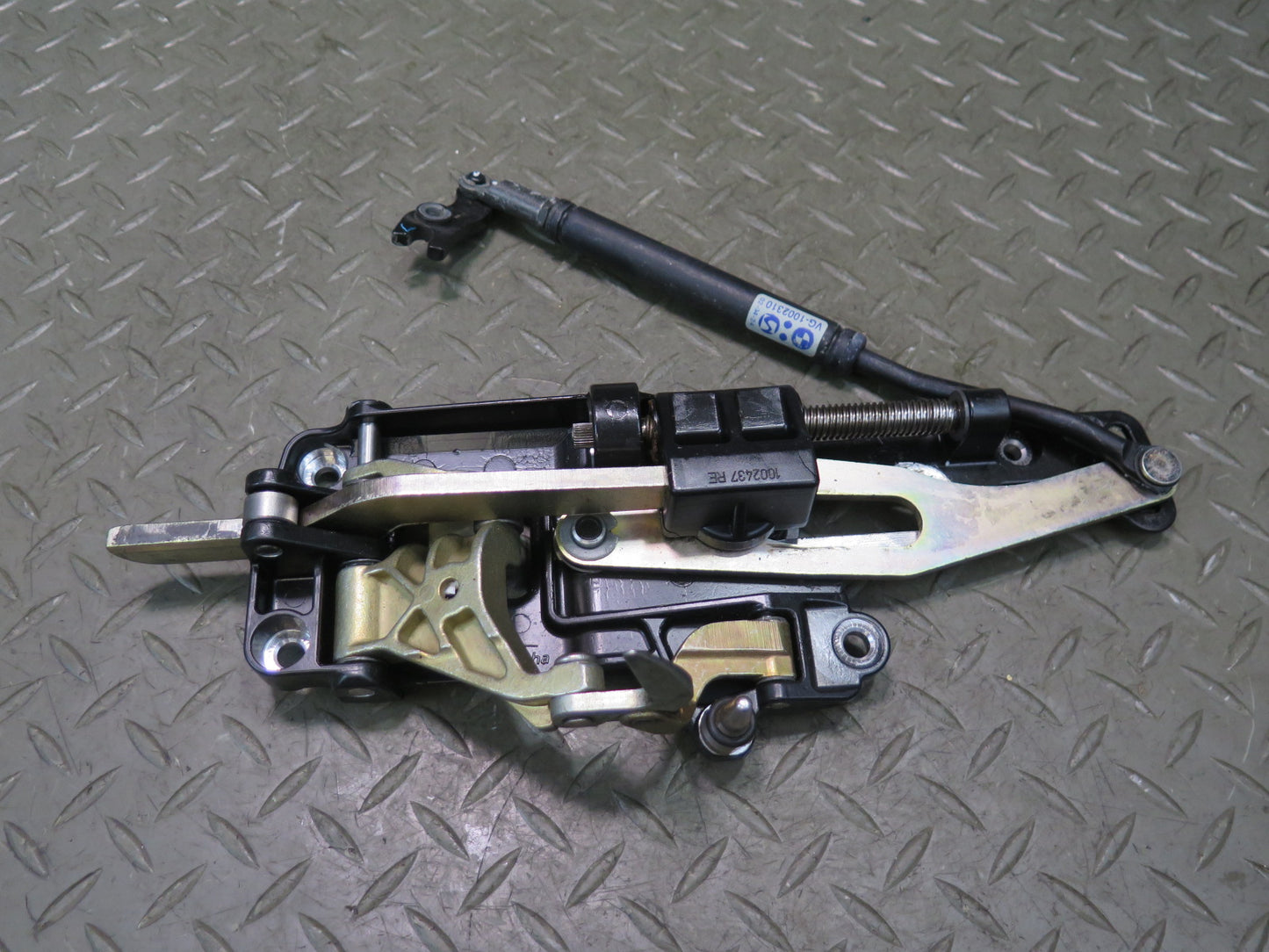 01-06 BMW E46 330ci Convertible Left & Righ Soft TOP Roof Lock Latch Set OEM