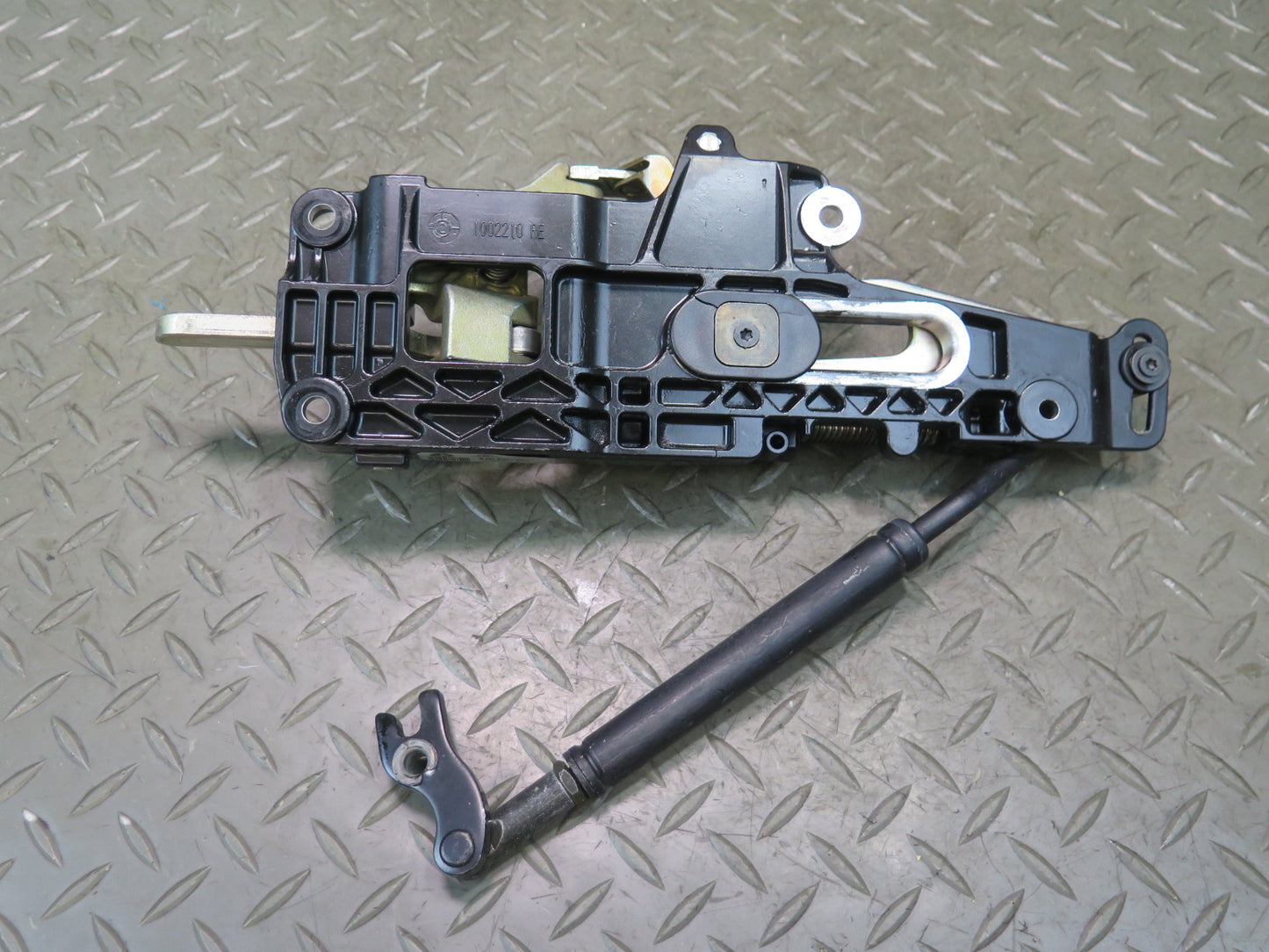01-06 BMW E46 330ci Convertible Left & Righ Soft TOP Roof Lock Latch Set OEM