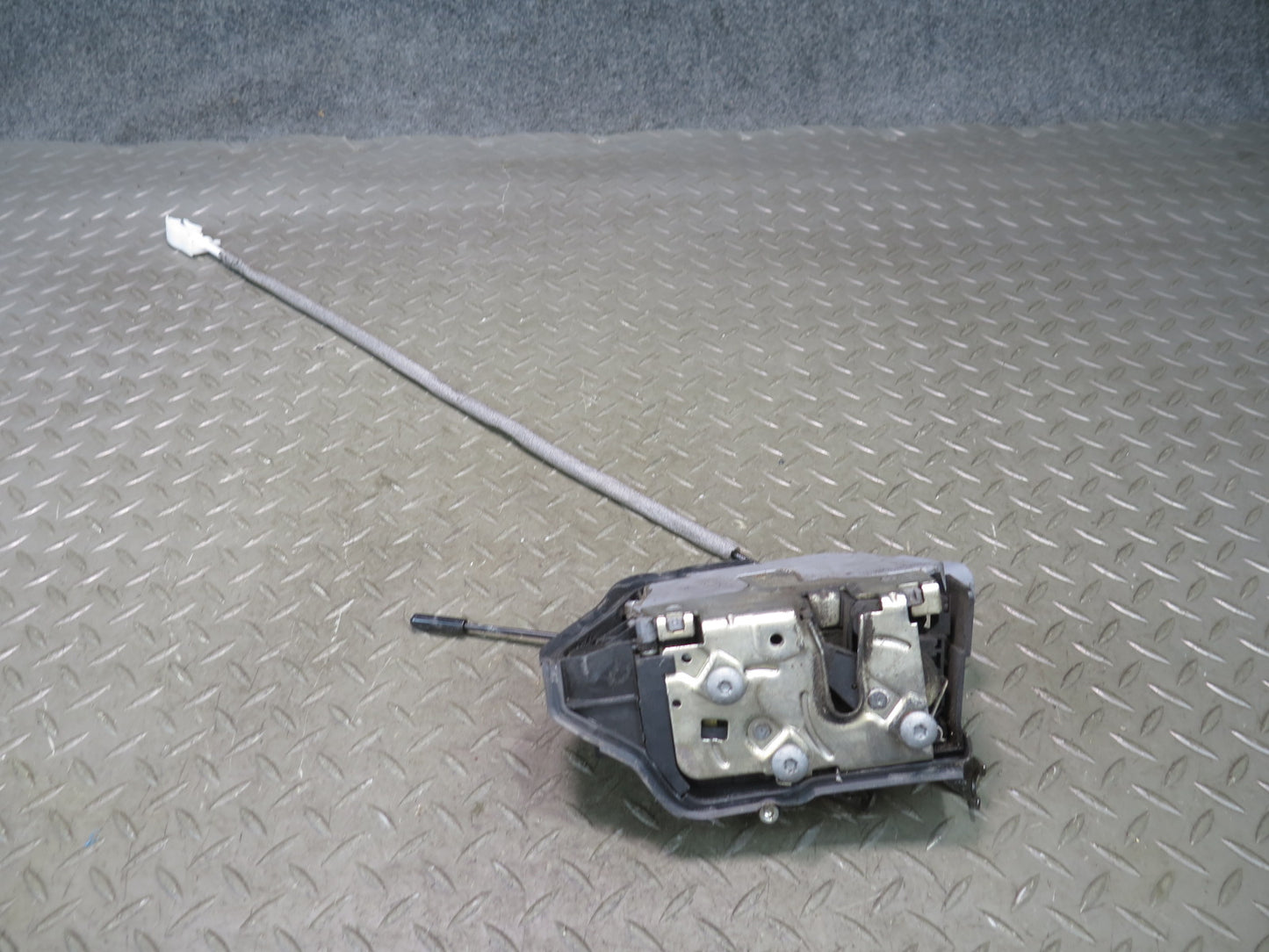 01-06 BMW E46 330ci Coupe Convertible Left Door Lock Latch Actuator 7011247 OEM