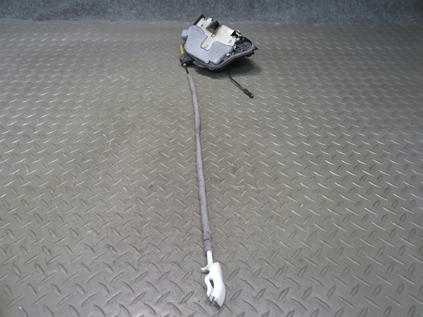 01-06 BMW E46 330ci Coupe Convertible Left Door Lock Latch Actuator 7011247 OEM
