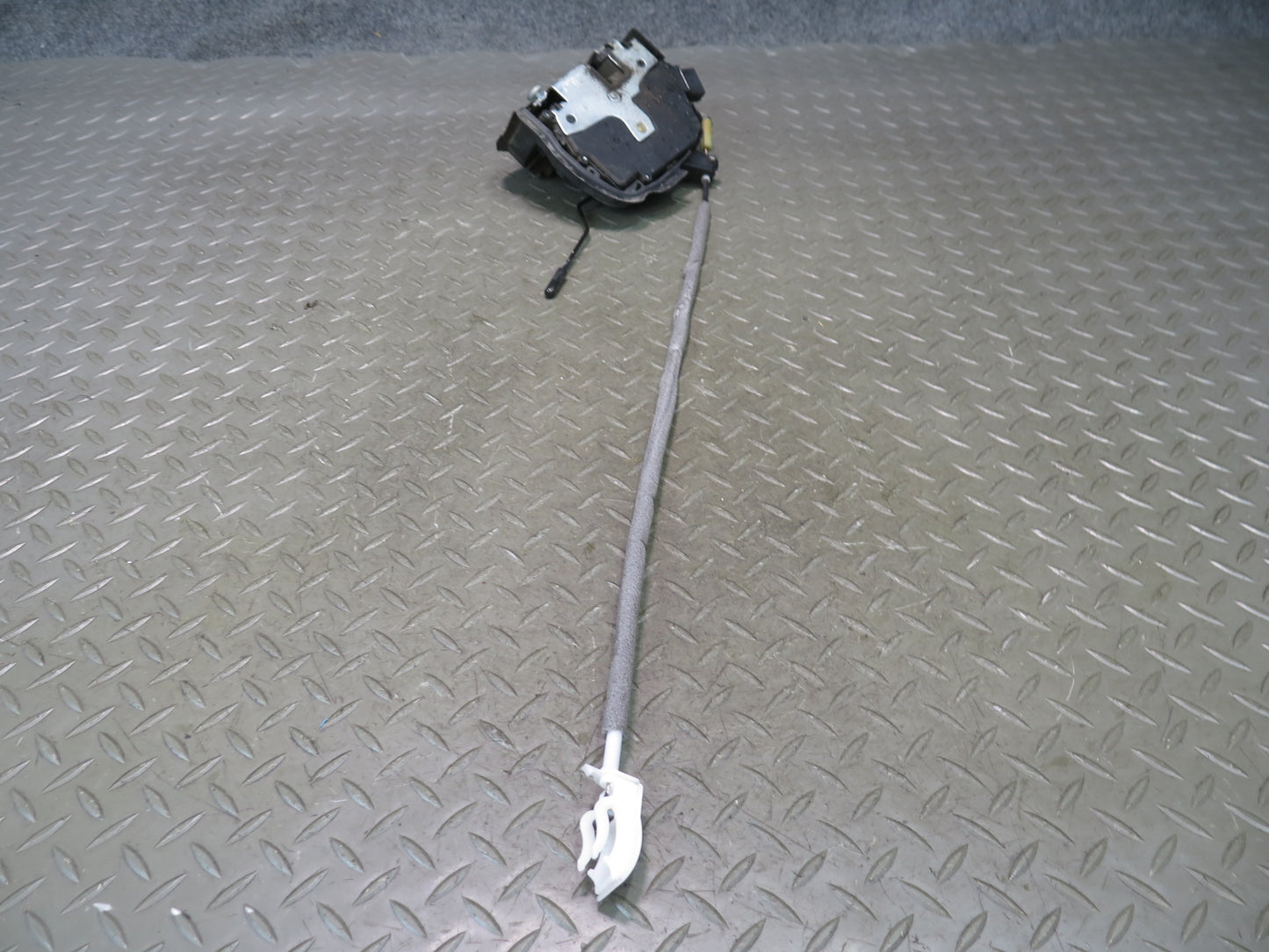 01-06 BMW E46 330Ci Coupe Convertible Front Right Door Lock Latch Actuator OEM