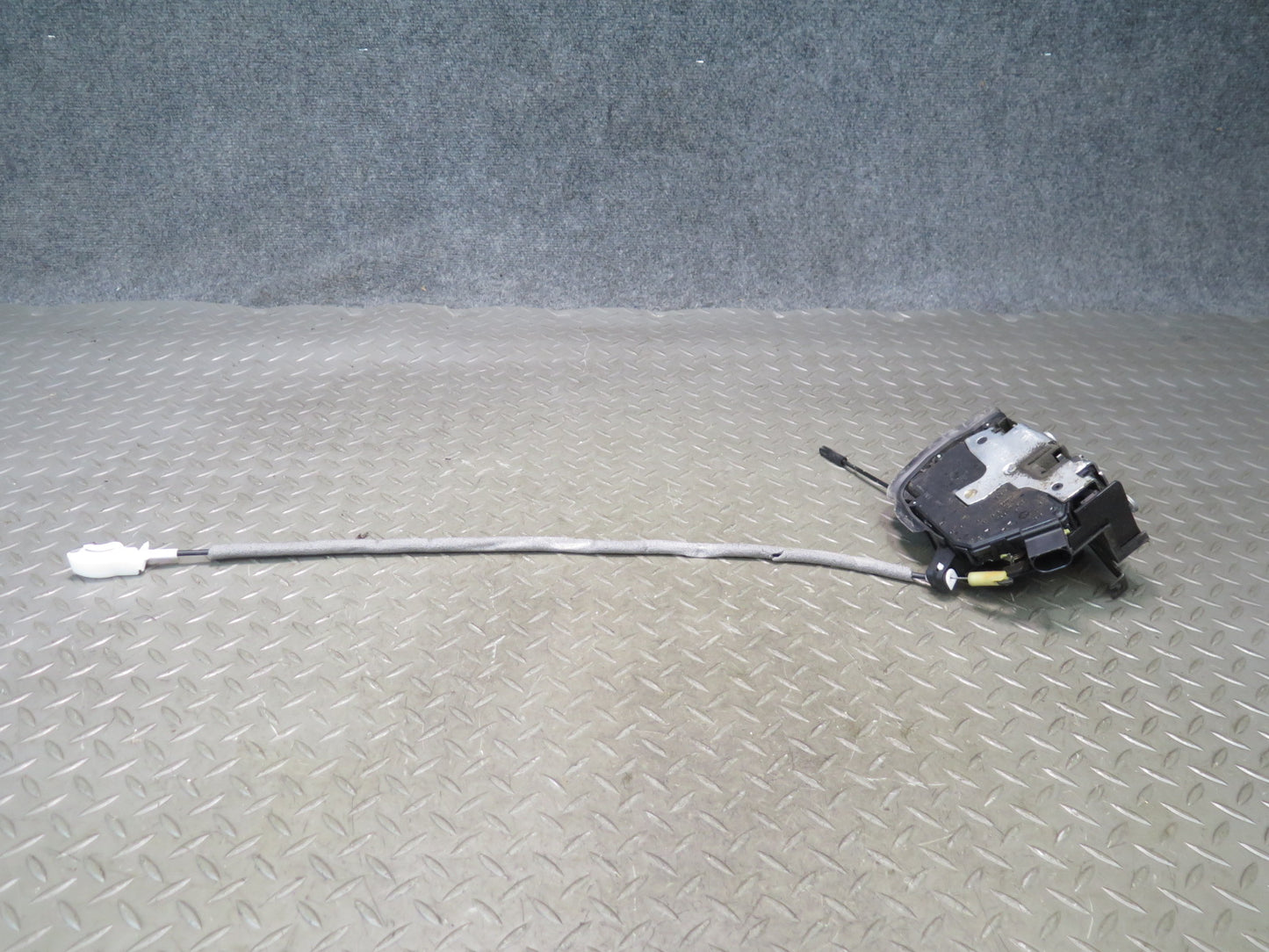 01-06 BMW E46 330Ci Coupe Convertible Front Right Door Lock Latch Actuator OEM