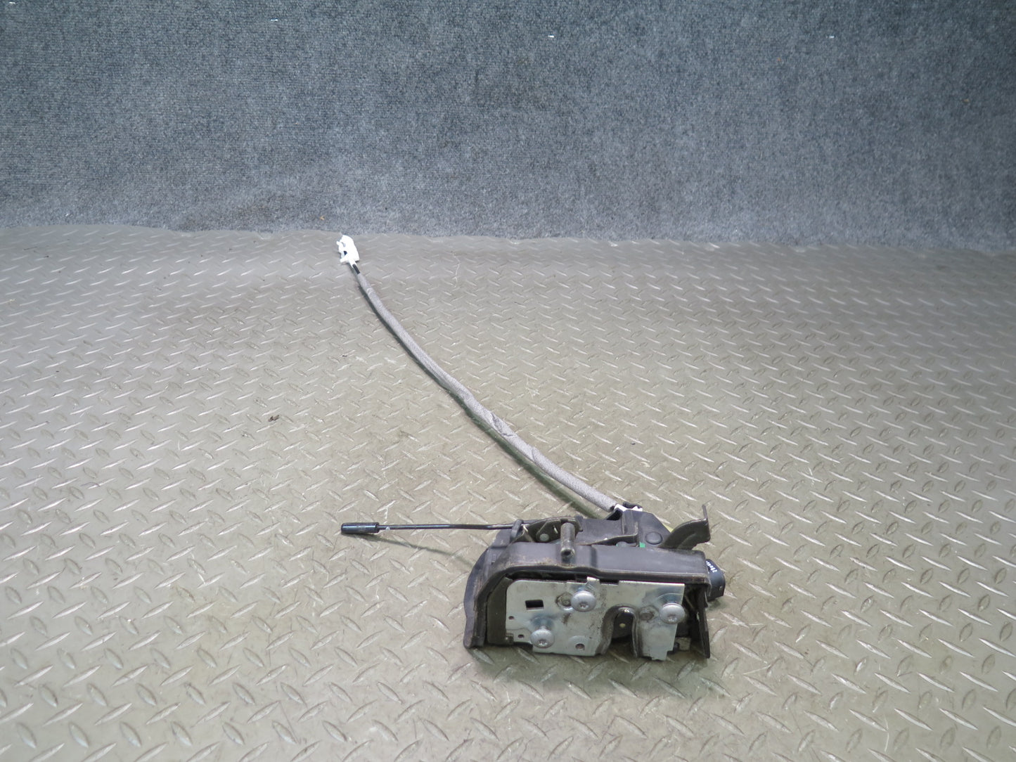 01-06 BMW E46 330Ci Coupe Convertible Front Right Door Lock Latch Actuator OEM