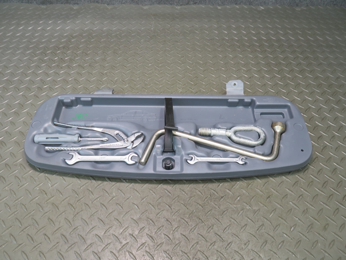 01-06 BMW E46 330ci Convertible Spare Tire Wrench Tool KIT w Case 1096200 OEM