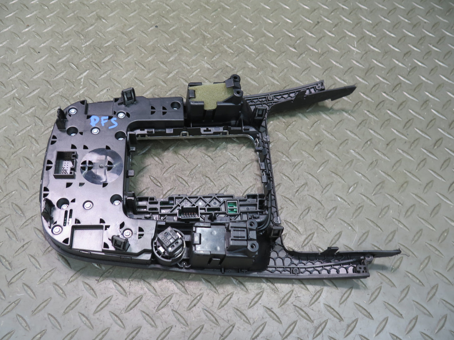 13-17 Audi A5 S5 RS5 A/T MMI Center Console Control Switch Panel 8T0919611L OEM