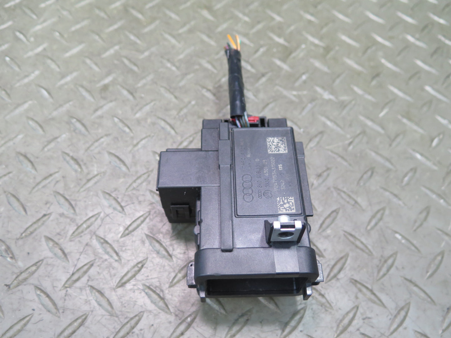 10-17 Audi 8T A5 S5 RS5 Ignition Switch KEY Reader 8K0909131D OEM