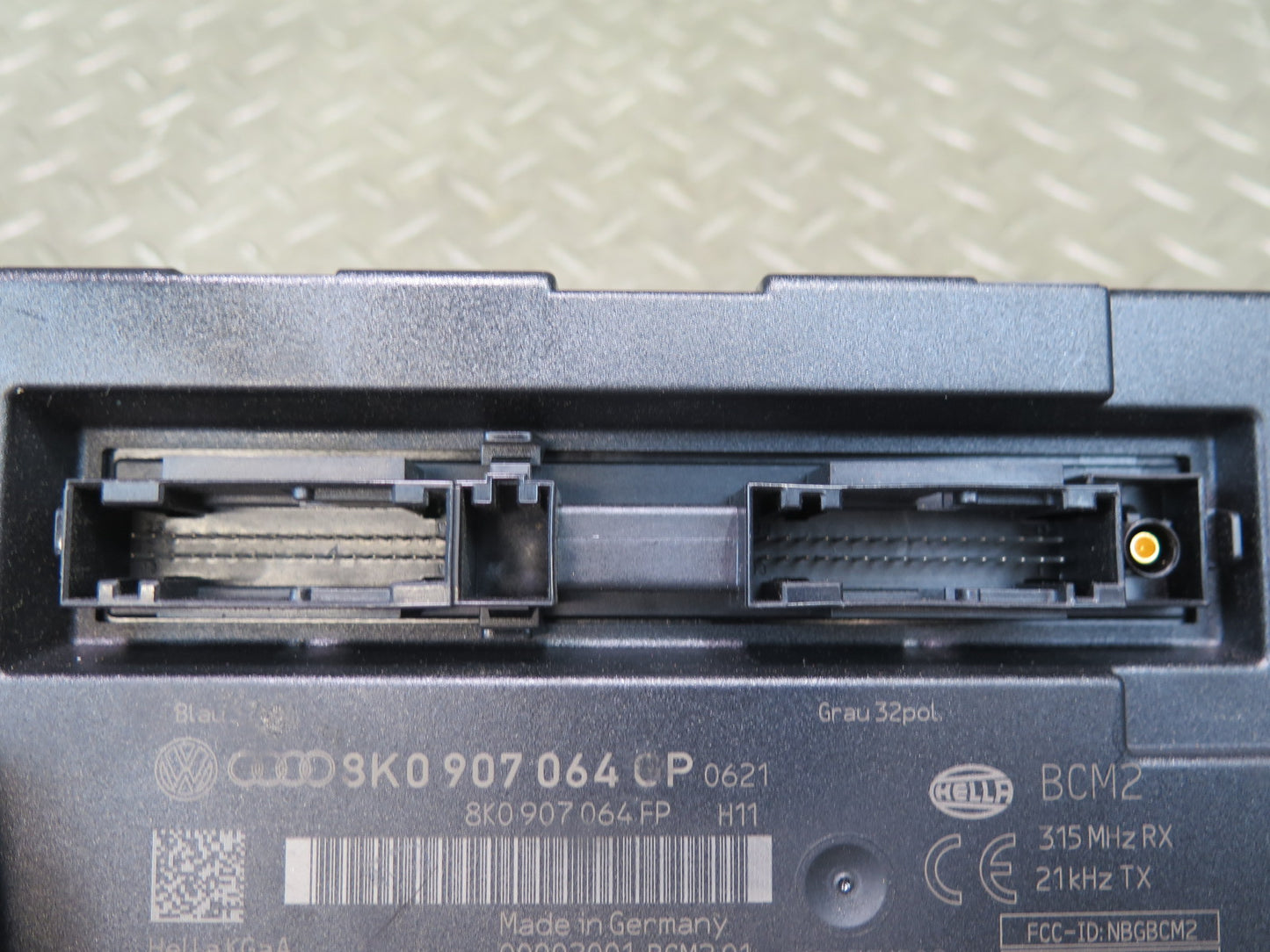 11-17 Audi B8 A5 S5 RS5 8F7 Comfort Body Control Module BCM BCU 8K0907064GP OEM