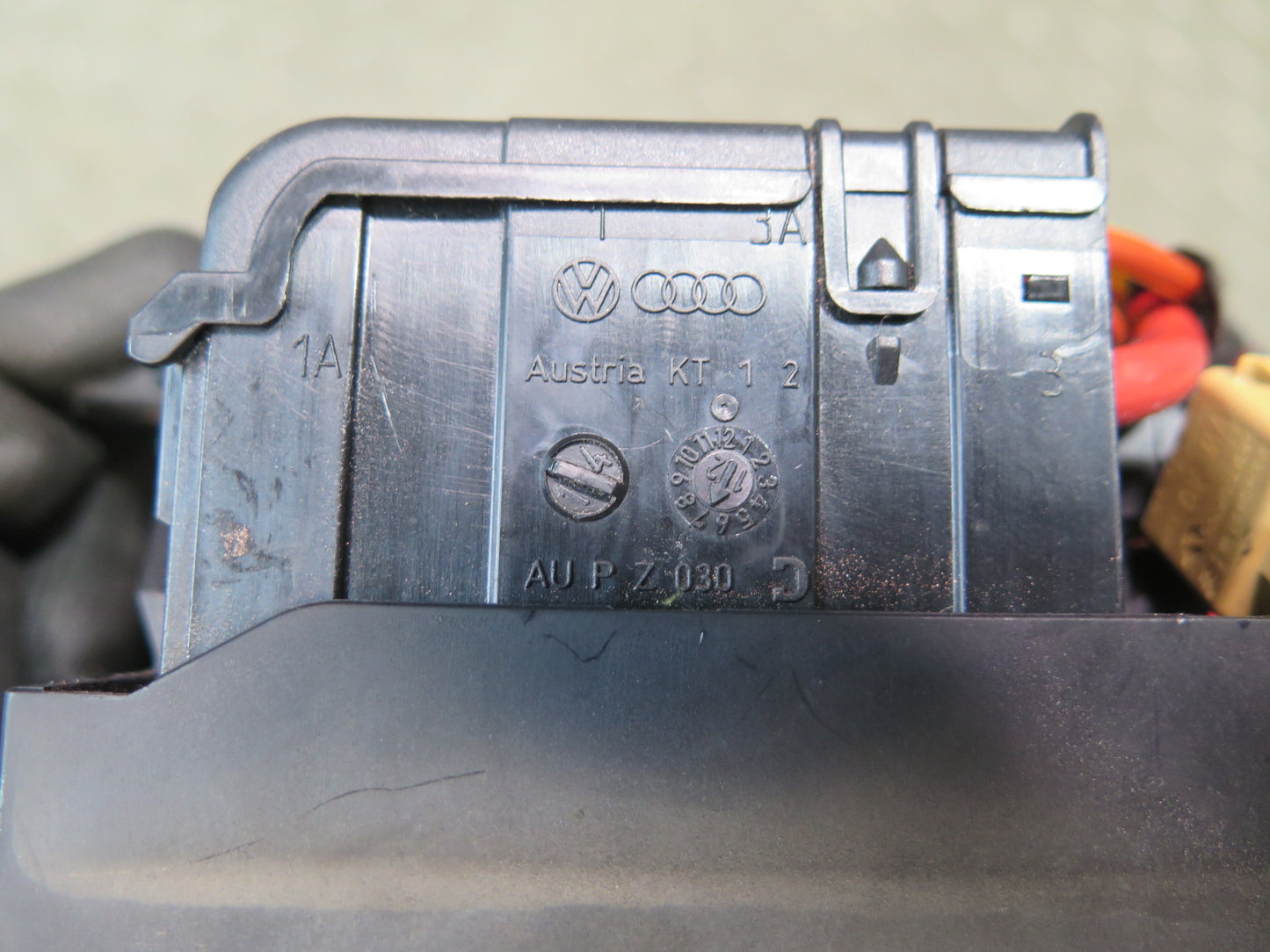 13-15 Audi RS5 8F7 Convertible Rear Trunk Fuse Relay Box Module OEM