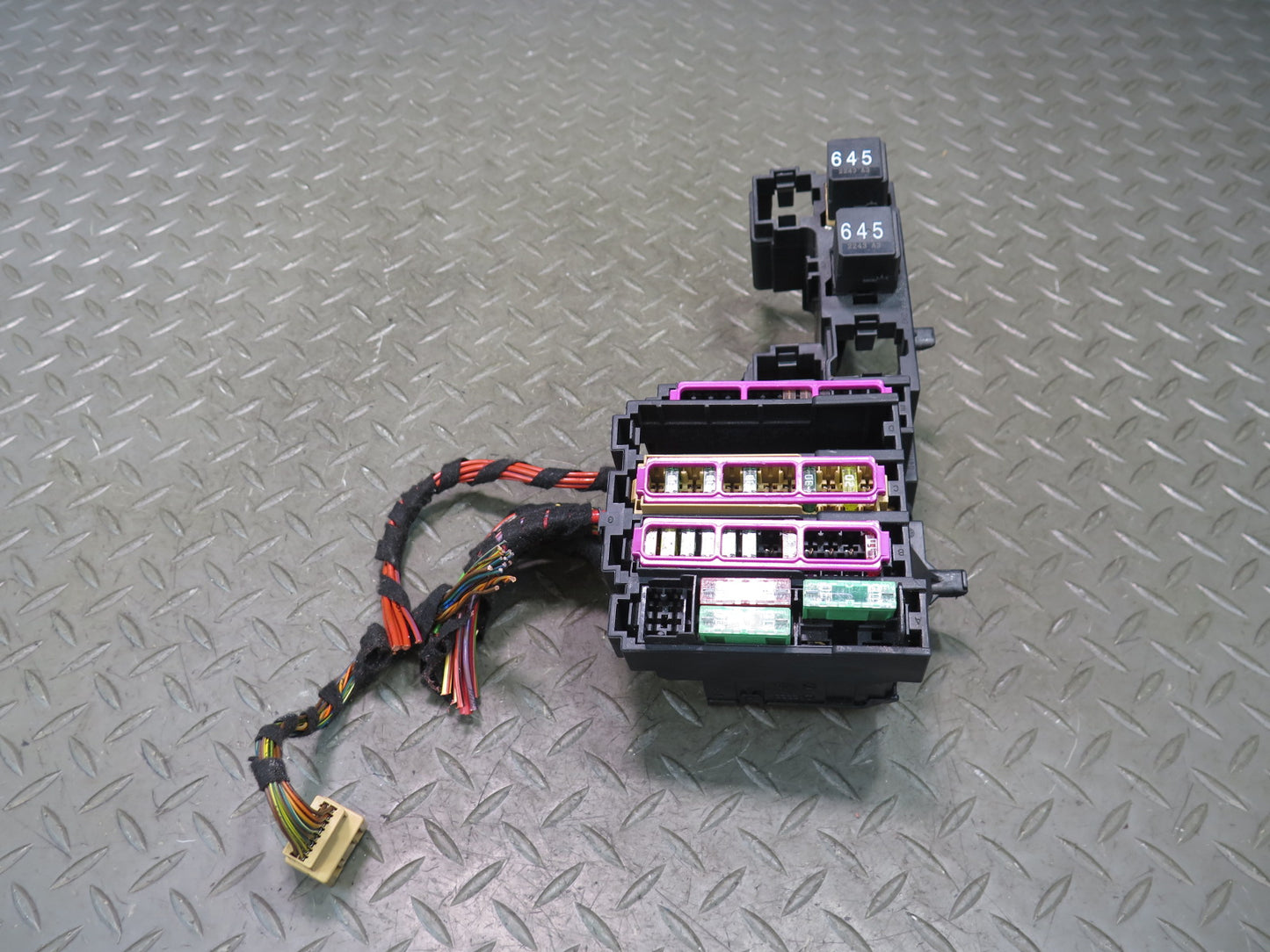13-15 Audi RS5 8F7 Convertible Rear Trunk Fuse Relay Box Module OEM