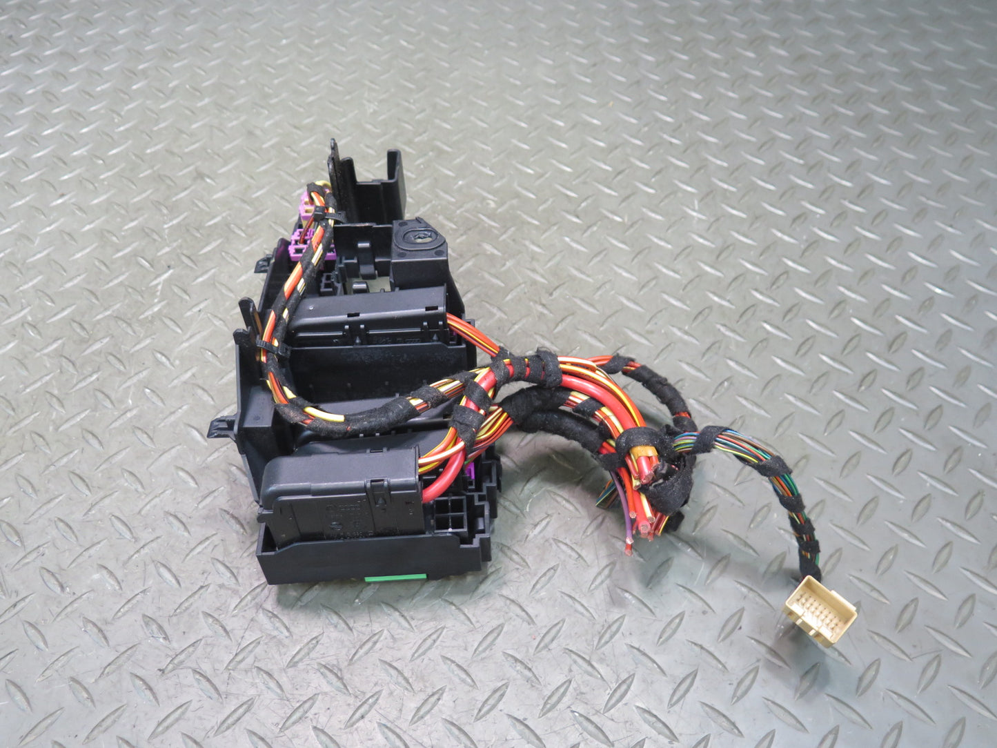 13-15 Audi RS5 8F7 Convertible Rear Trunk Fuse Relay Box Module OEM