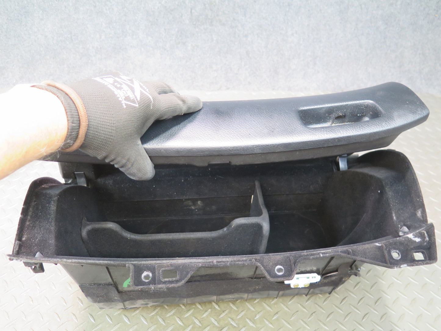 04-06 Lexus UCF30L LS430 Dash Glove Box Compartment Storage OEM