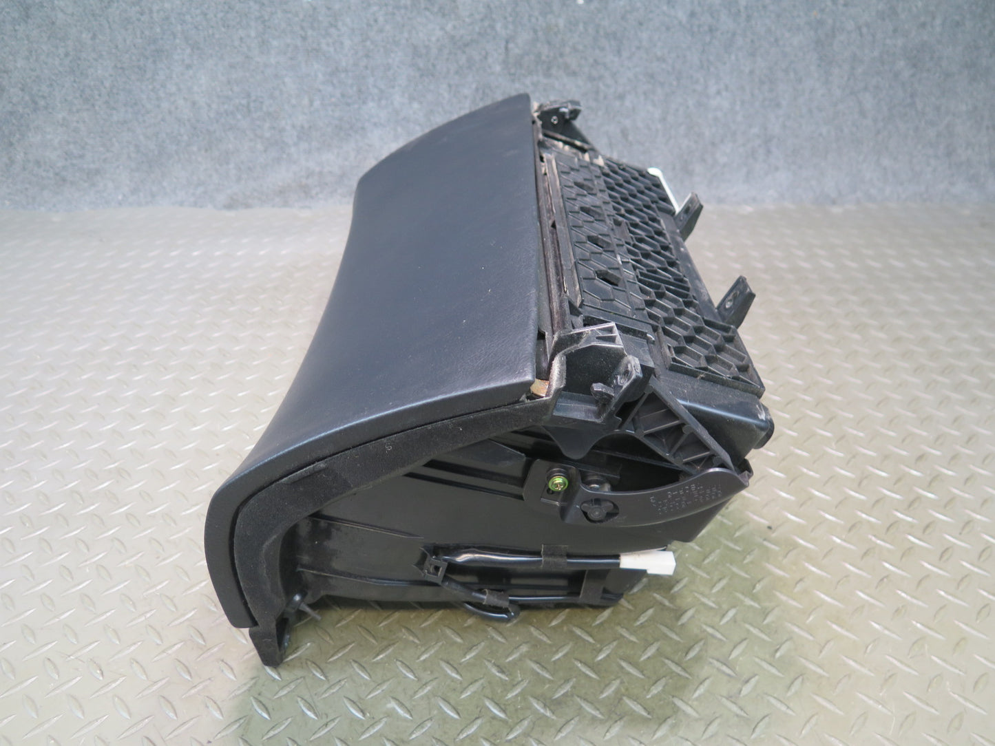04-06 Lexus UCF30L LS430 Dash Glove Box Compartment Storage OEM