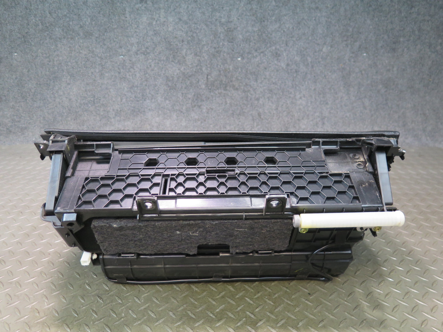 04-06 Lexus UCF30L LS430 Dash Glove Box Compartment Storage OEM