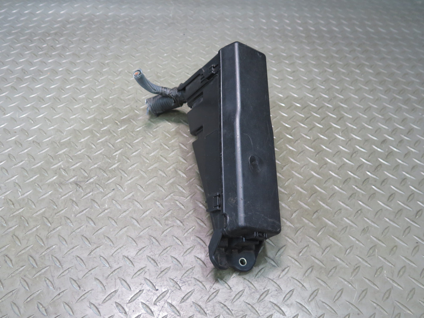04-06 Lexus UCF30L LS430 Under Hood Junction Fuse Relay Box OEM