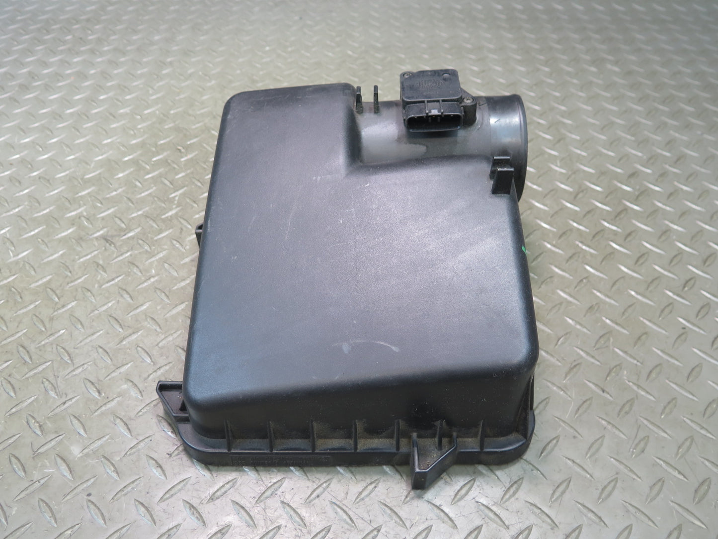 04-06 Lexus UCF30L LS430 Air Intake Cleaner Filter Box w MAF & Vacuum Switch OEM