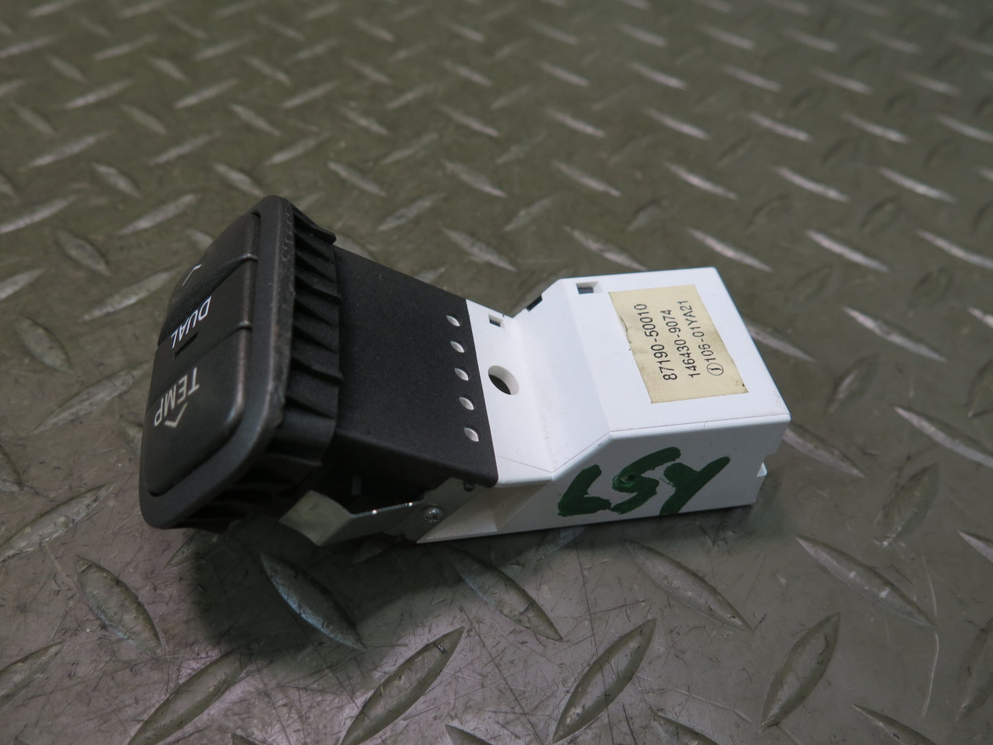 01-06 Lexus UCF30L LS430 Set of 2 Temperature Control Button Switch OEM