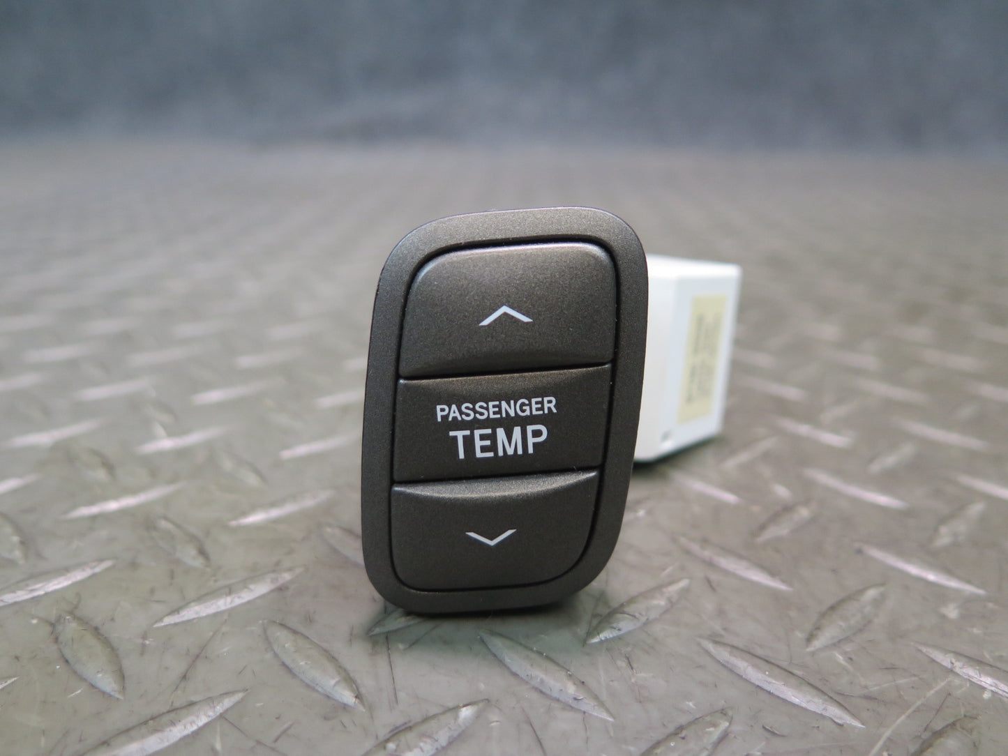 01-06 Lexus UCF30L LS430 Set of 2 Temperature Control Button Switch OEM