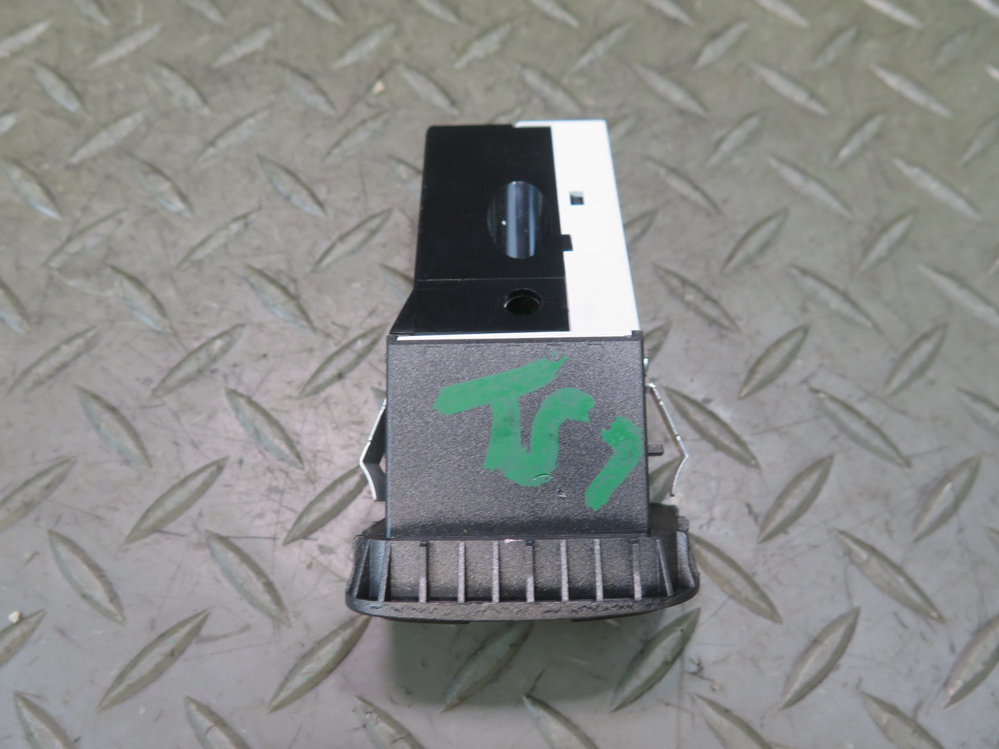 01-06 Lexus UCF30L LS430 Set of 2 Temperature Control Button Switch OEM