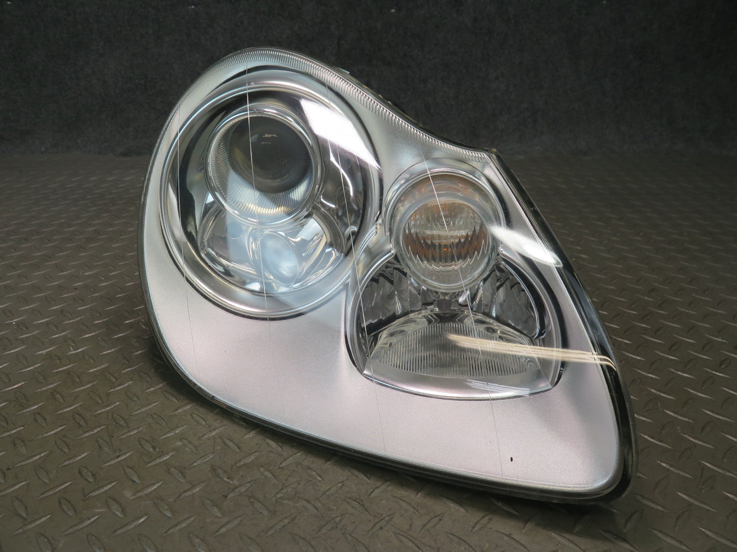 2003-2006 Porsche Cayenne 955 Front Right Xenon Headlight Lamp  w Ballast
