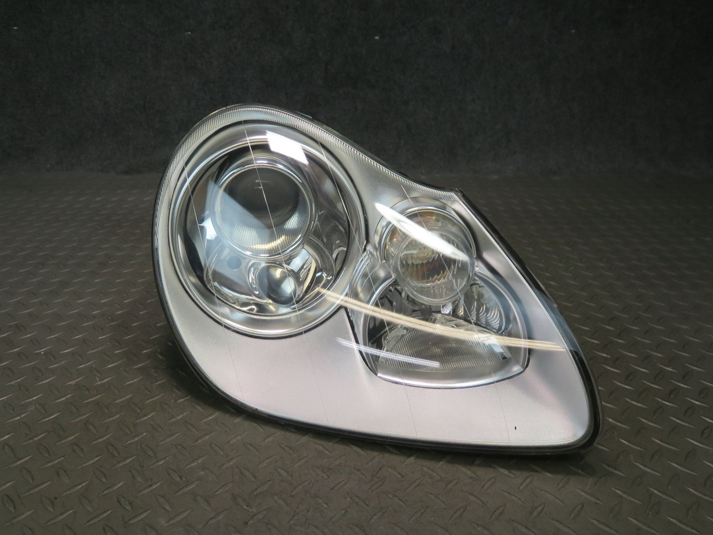 2003-2006 Porsche Cayenne 955 Front Right Xenon Headlight Lamp  w Ballast